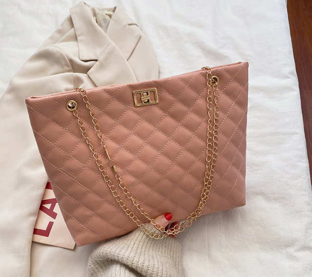Diamond Quilted Chain Shoulder Bag