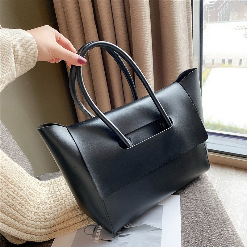 Timeless Grace Shoulder Bag